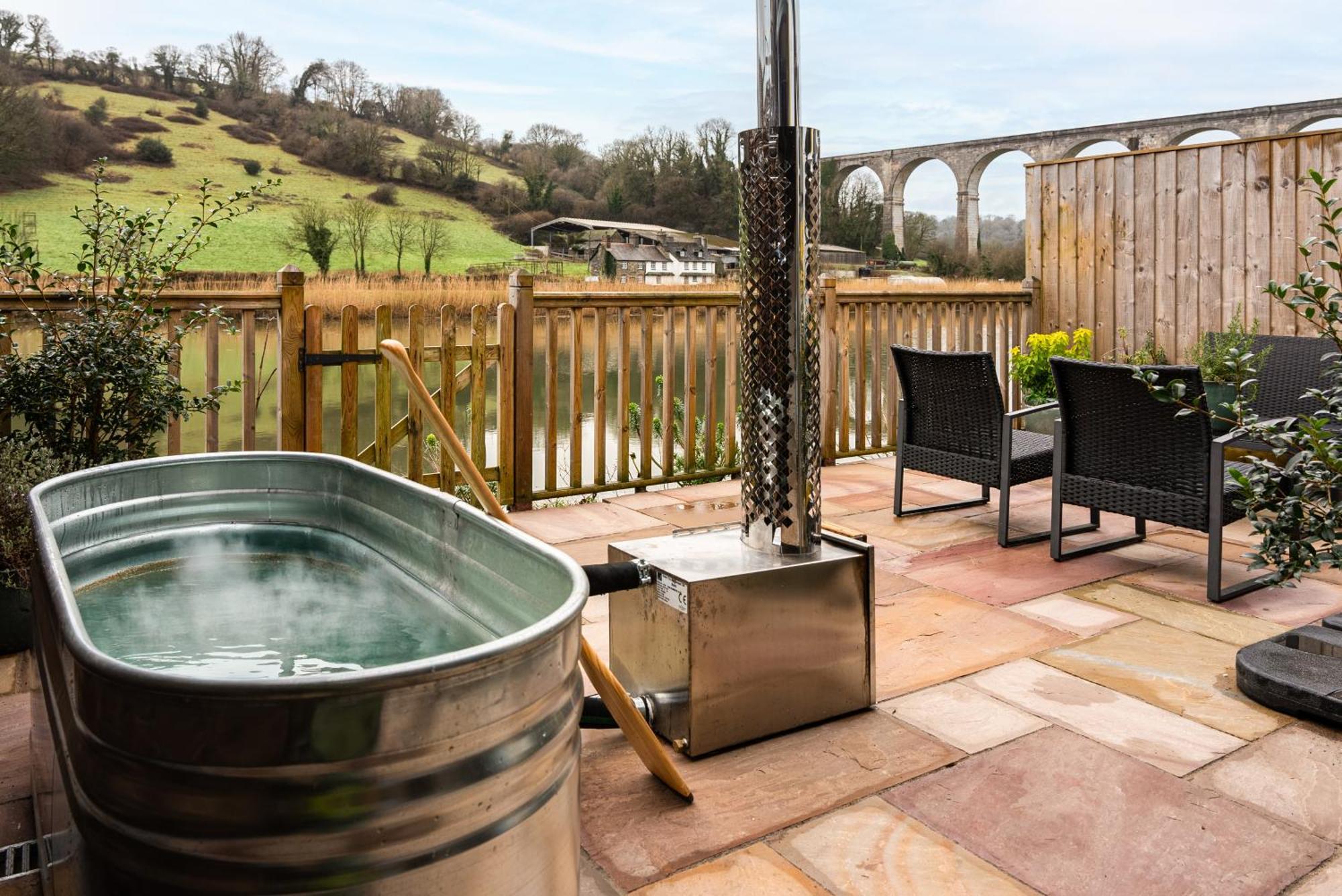 Viaduct River View & Outdoor Bath - Couples Retreat Calstock Exterior photo